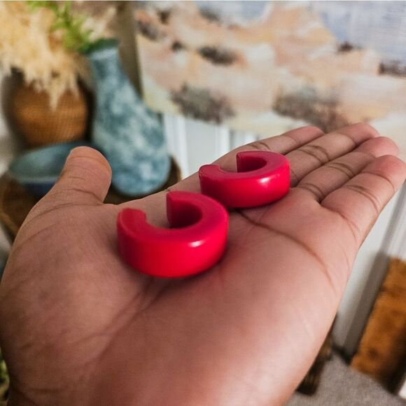 Retro Vintage Red Chunky Style Flat Hoop Statement Earrings. - Picture 15 of 15